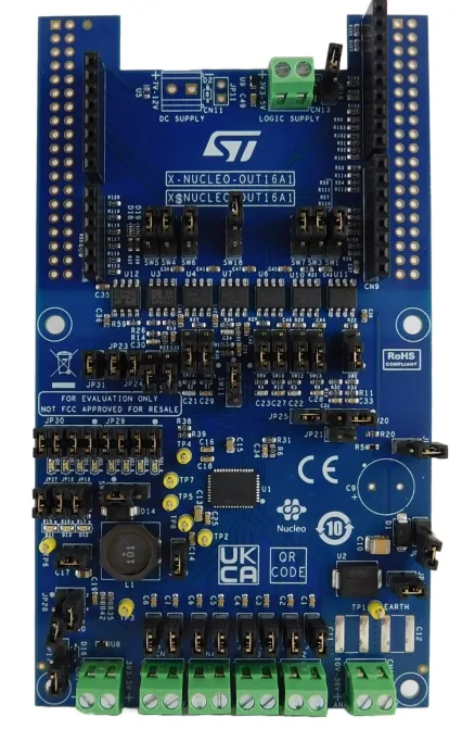 Industrial digital output expansion board based on IPS8200HQ