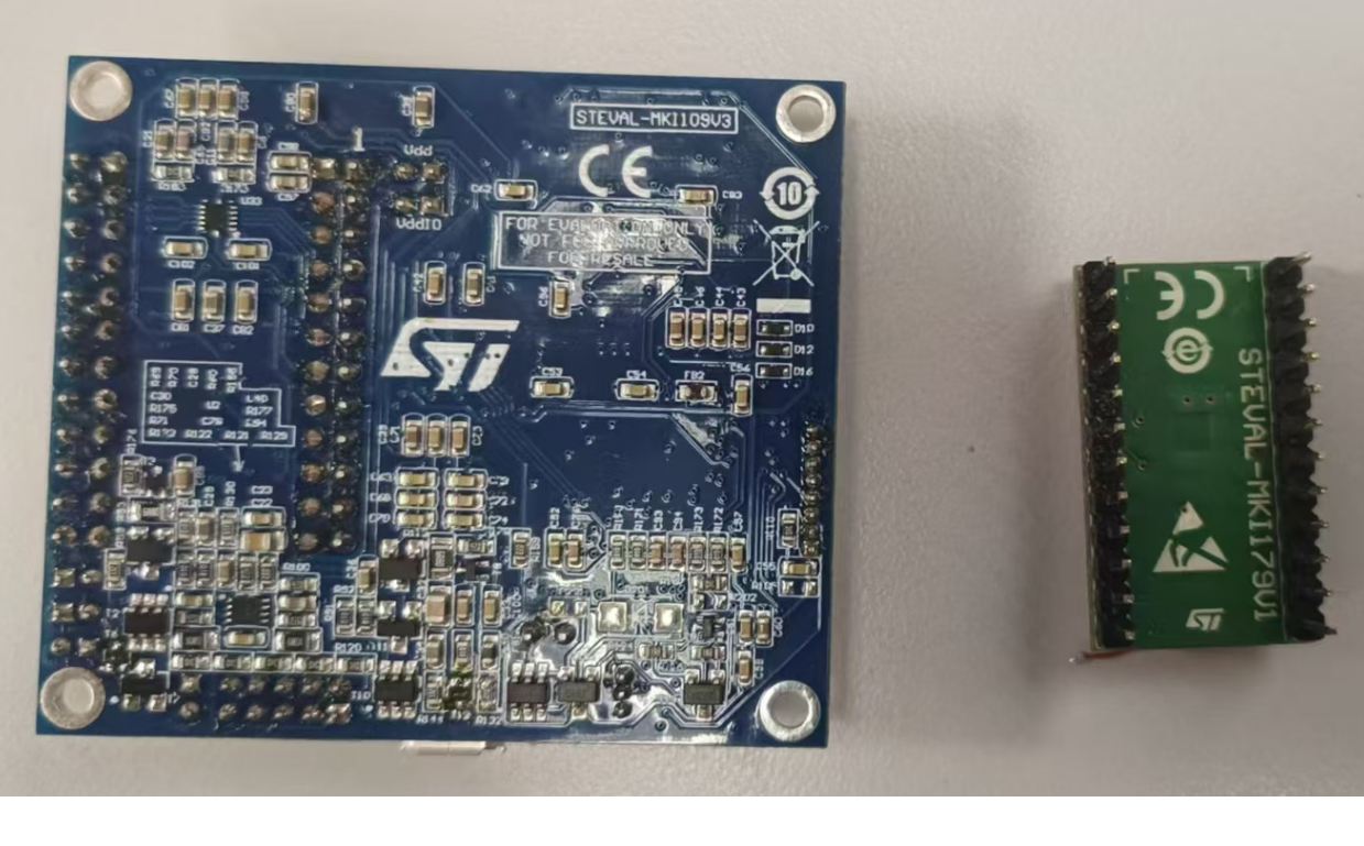 Based on the STEVAL-MKI109V3 development board and equipped with LIS2DW12TR, the application of the acceleration function in wireless headsets is realized.